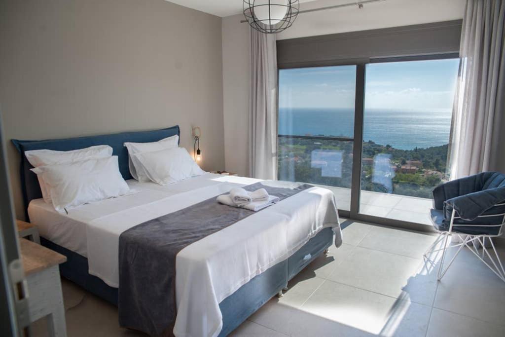 New Villa Blue With Private Pool At Trapezaki Livathos  Ngoại thất bức ảnh