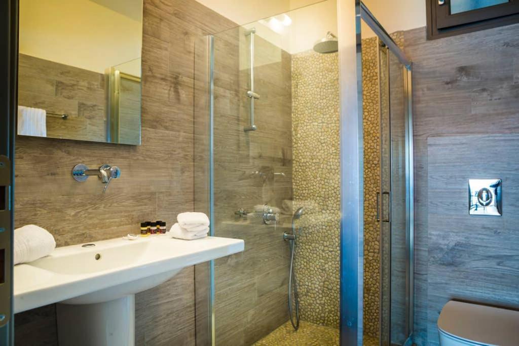 New Villa Blue With Private Pool At Trapezaki Livathos  Ngoại thất bức ảnh